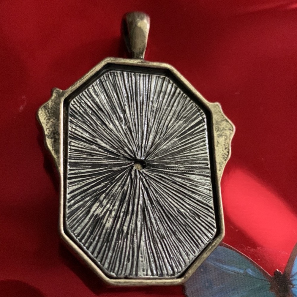 Butterfly pendant - Picture 2 of 6